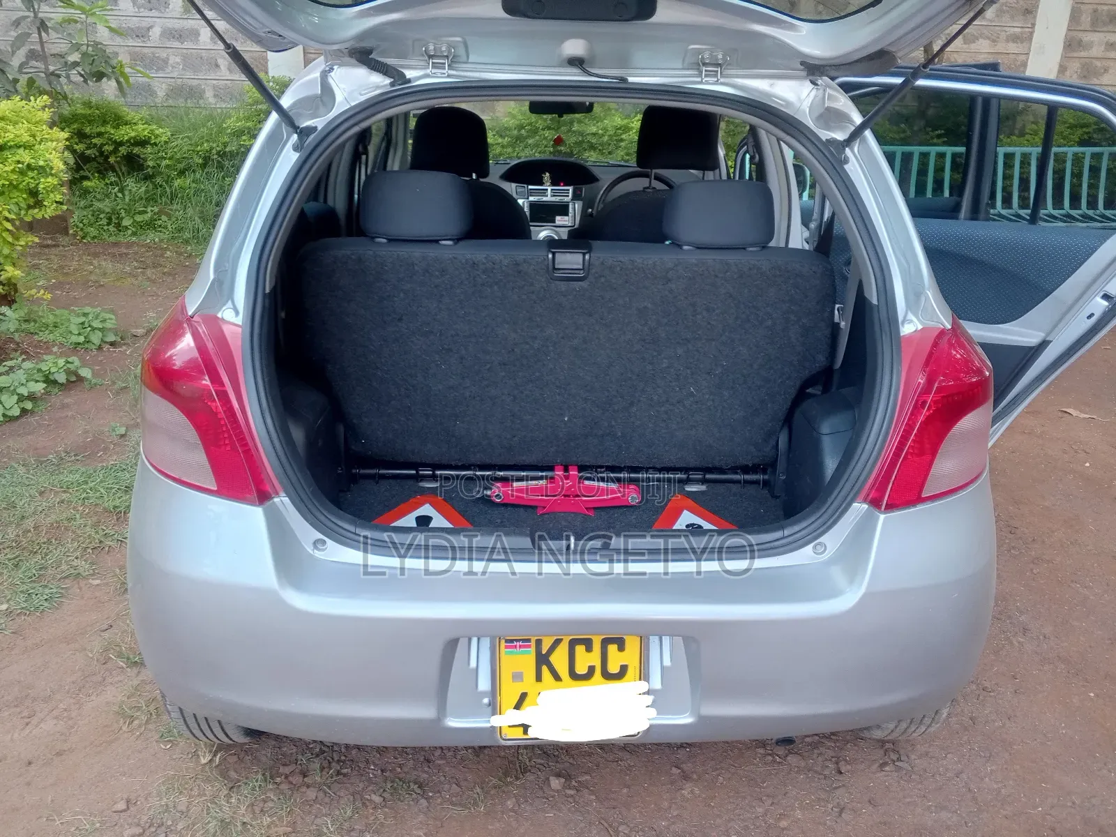 Toyota Vitz 2007 Silver