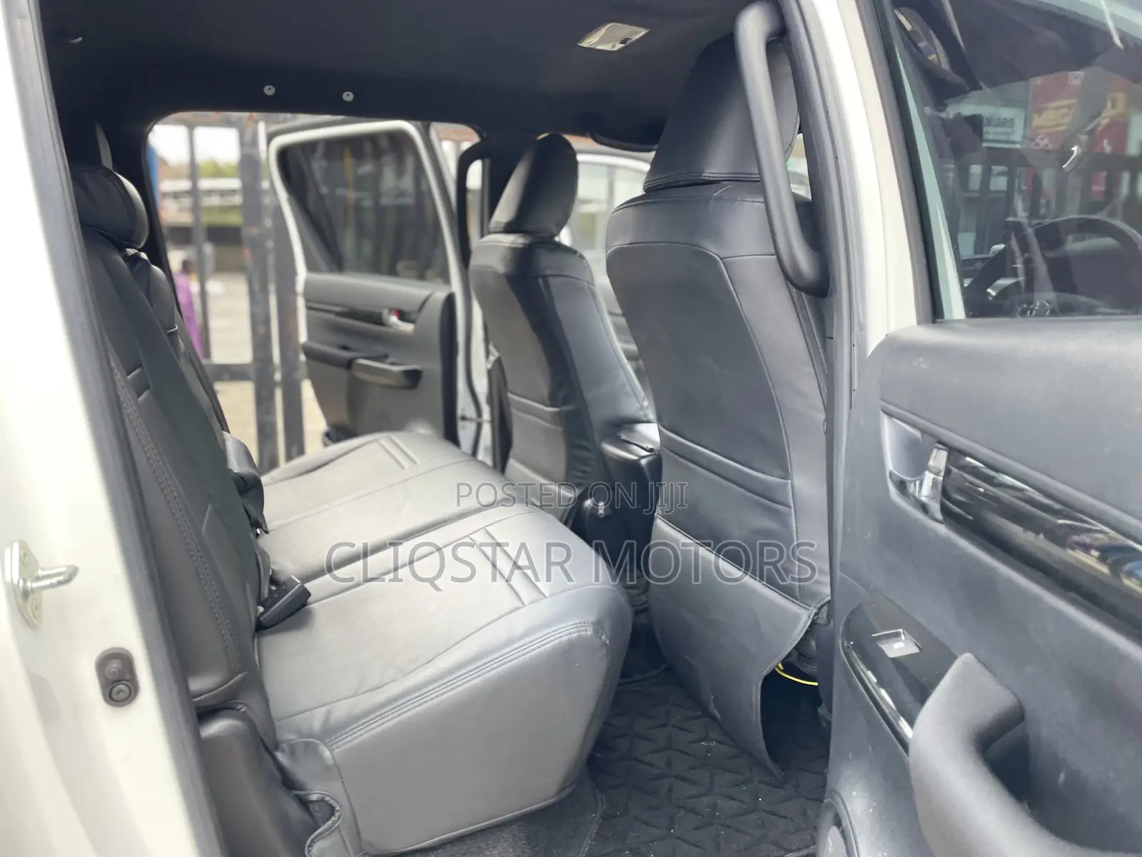 Toyota Hilux Revo Double Cab Deisel 2.4 AWD 2020 White