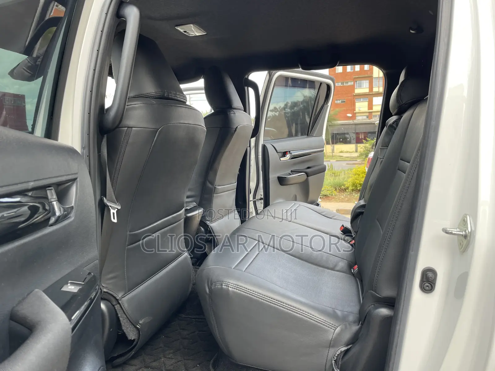 Toyota Hilux Revo Double Cab Deisel 2.4 AWD 2020 White