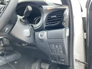 Toyota Hilux Revo Double Cab Deisel 2.4 AWD 2020 White