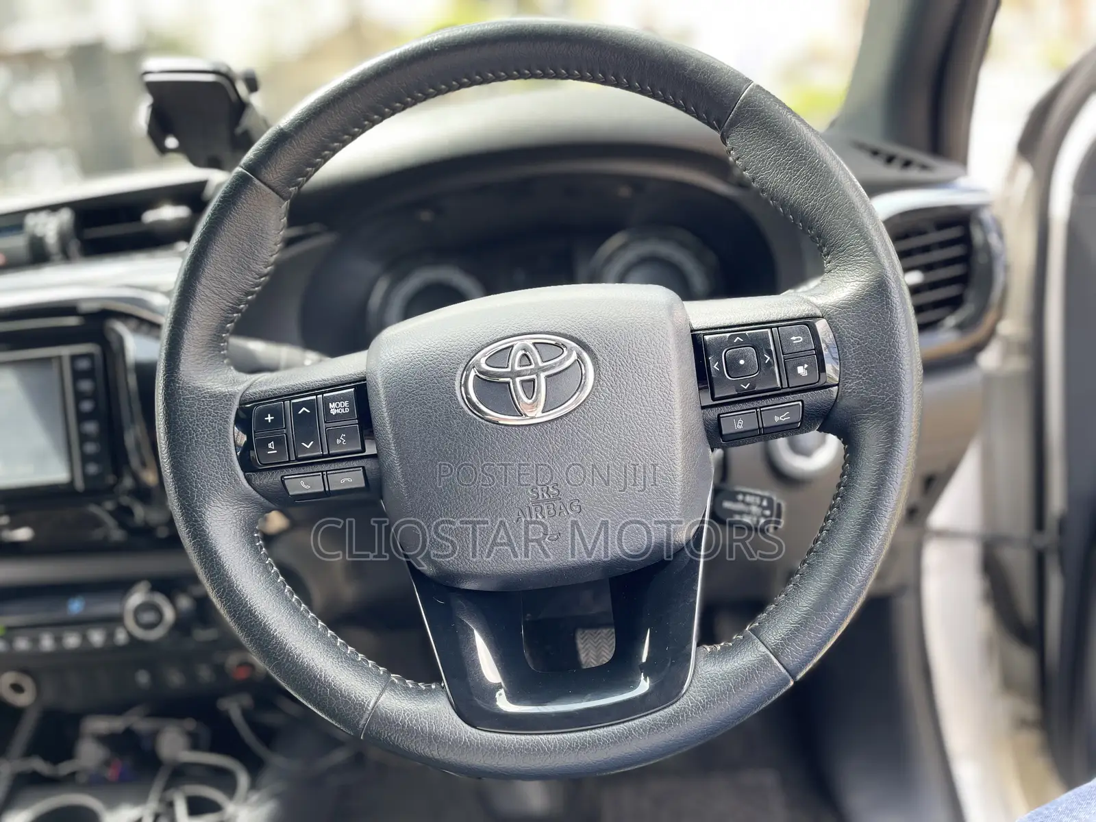Toyota Hilux Revo Double Cab Deisel 2.4 AWD 2020 White