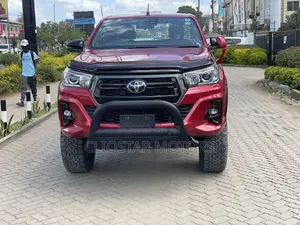 Toyota Hilux Revo Double Cab Deisel 2.4 AWD 2019 Red