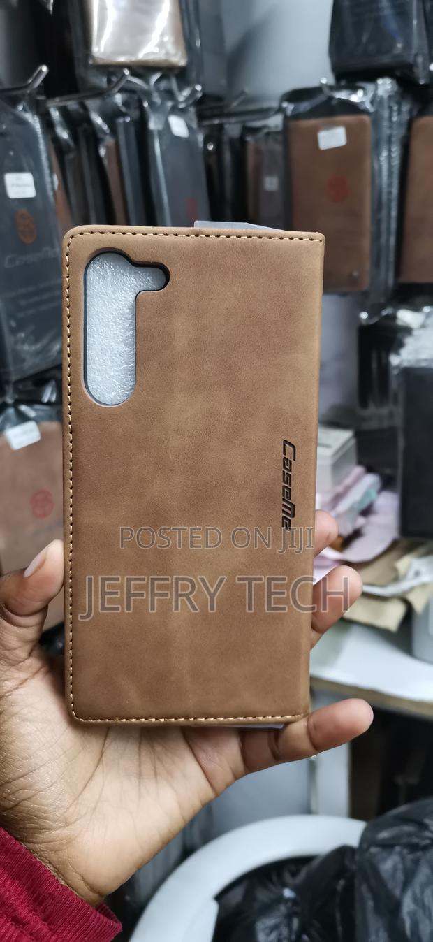 Caseme Features a Vintage Style With Magnetic Closure Cover - thumbnail 2