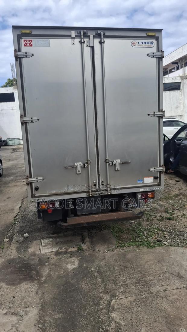 Truck and Trailer - thumbnail 10