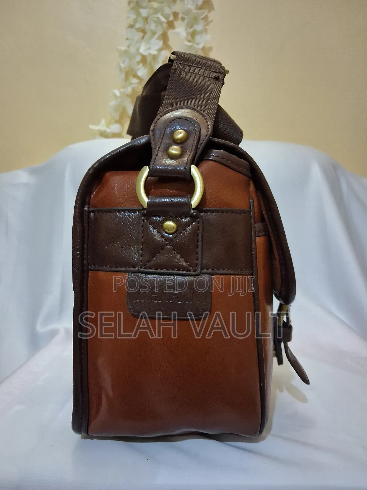 Vintage Leather Padded Camera Messenger Bag