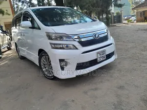 Toyota Alphard 2.4 Petrol FWD 2013 White