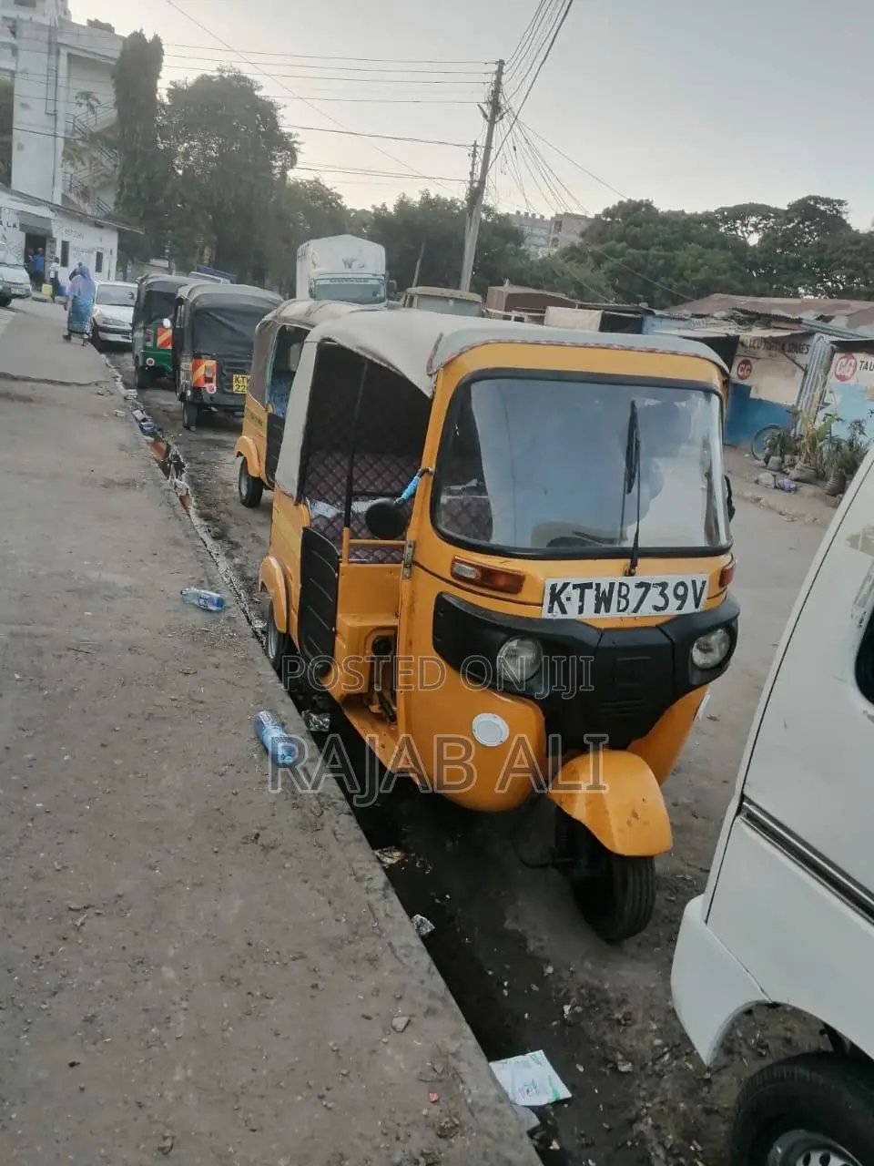 Bajaj RE 2019 Yellow