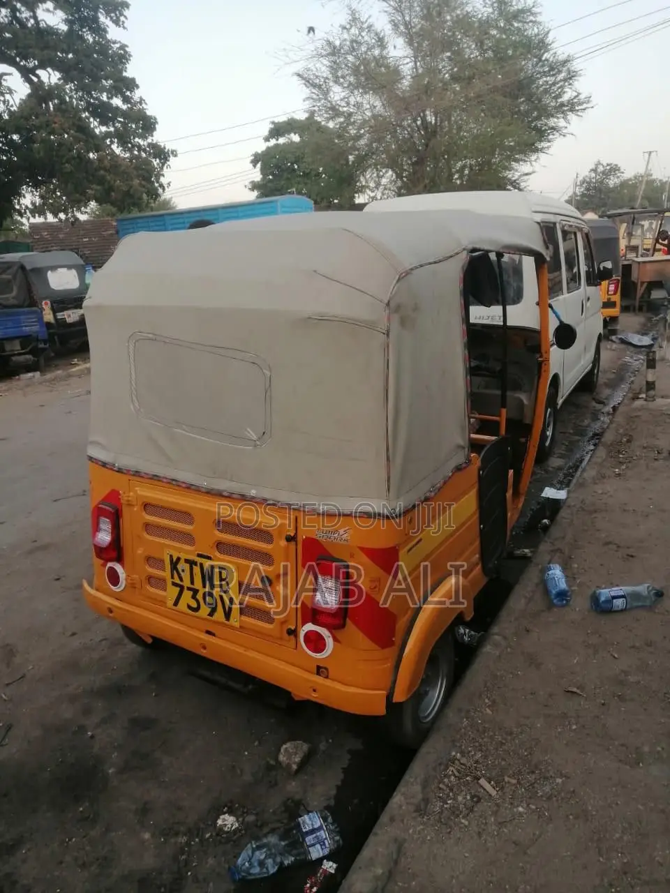 Bajaj RE 2019 Yellow
