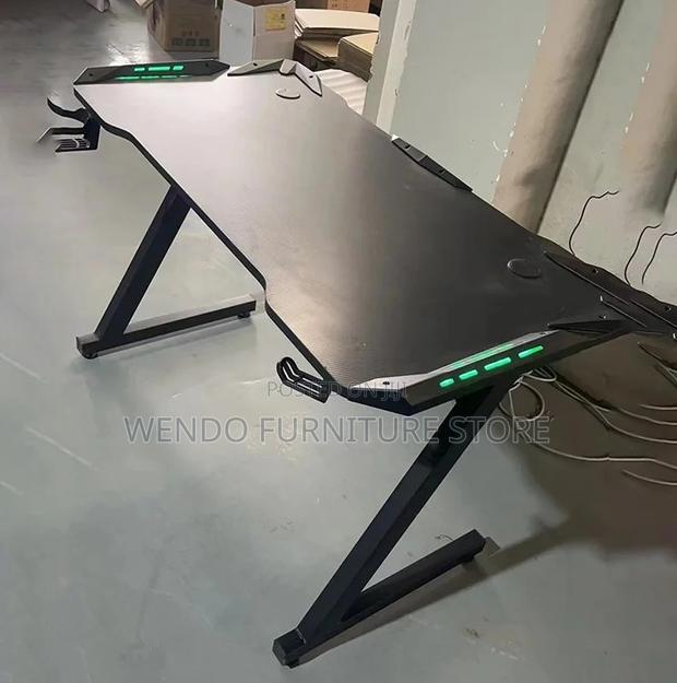 Office Table; High End Studio Gaming Desk With Holders - thumbnail 4