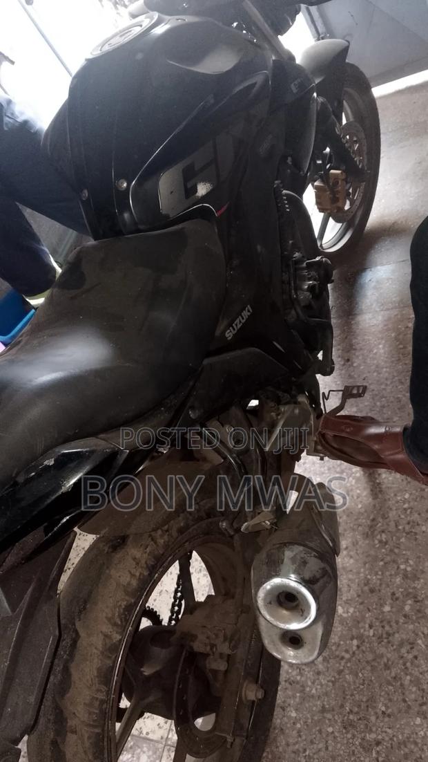Suzuki Gixxer SF 2022 Black - thumbnail 6
