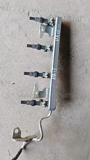 Fuel Rail With Nosal Hr15 Nissan Tiida