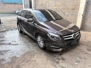 Mercedes-Benz B-Class 2017 Brown