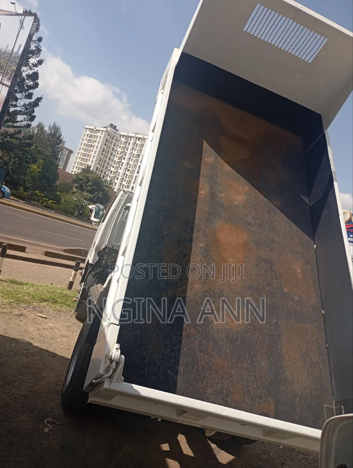 Isuzu Elf Tipper 2016 White