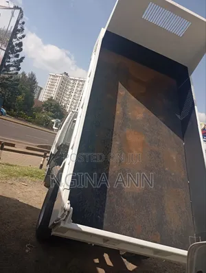 Isuzu Elf Tipper 2016 White