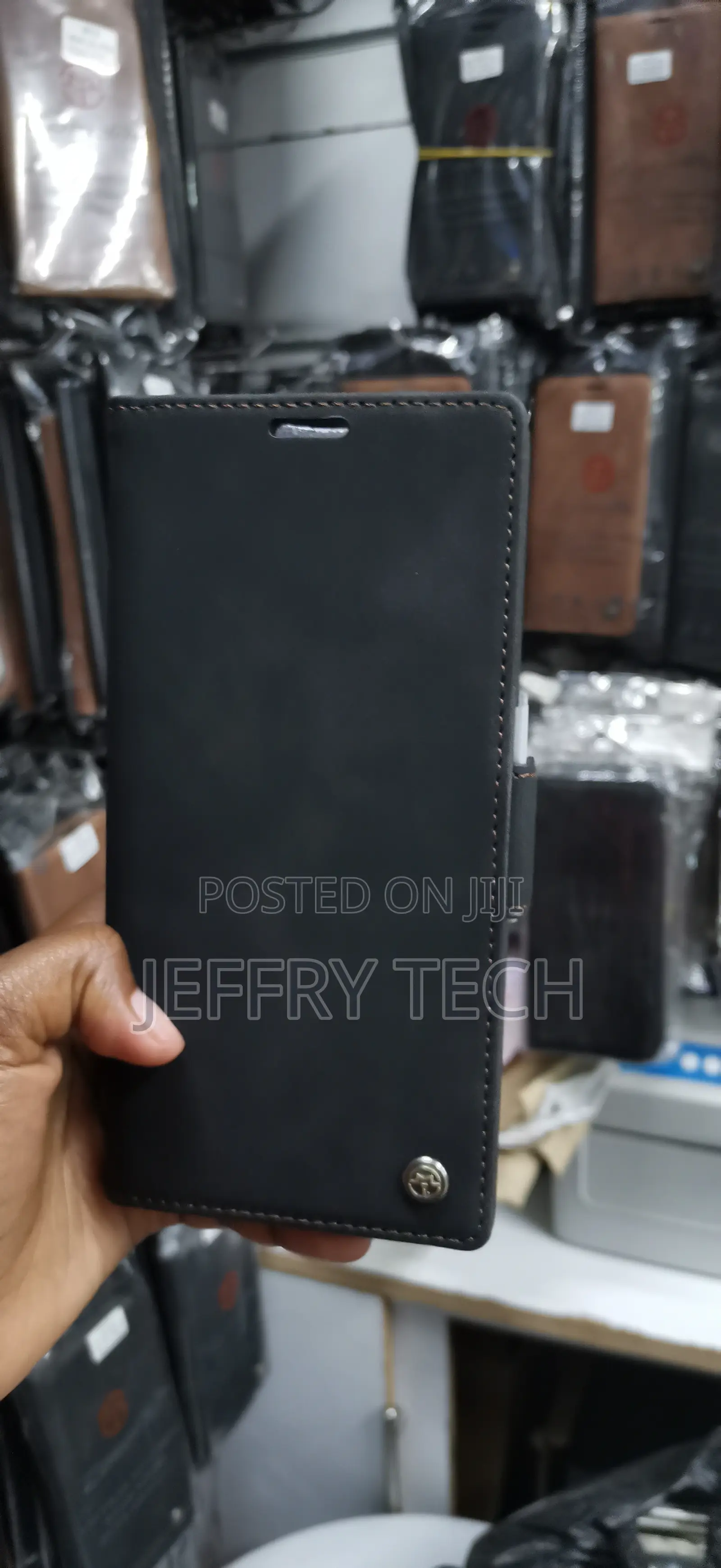 Caseme Retro Leather Wallet Flip Case With a Small Metal Logo Detail
