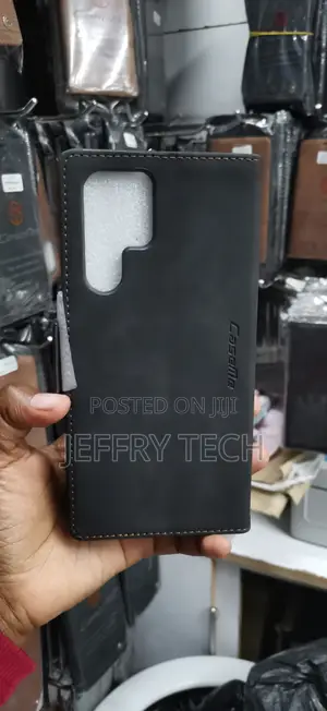 Caseme Retro Leather Wallet Flip Case With a Small Metal Logo Detail