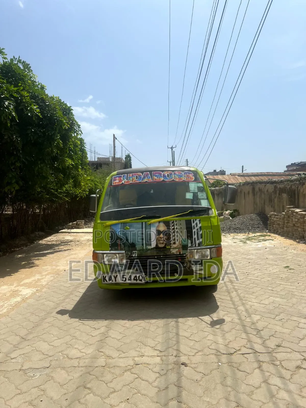 Nissan Caravan (Urvan) 2009 Green