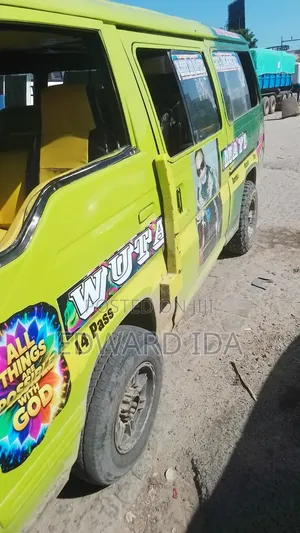 Nissan Caravan (Urvan) 2009 Green