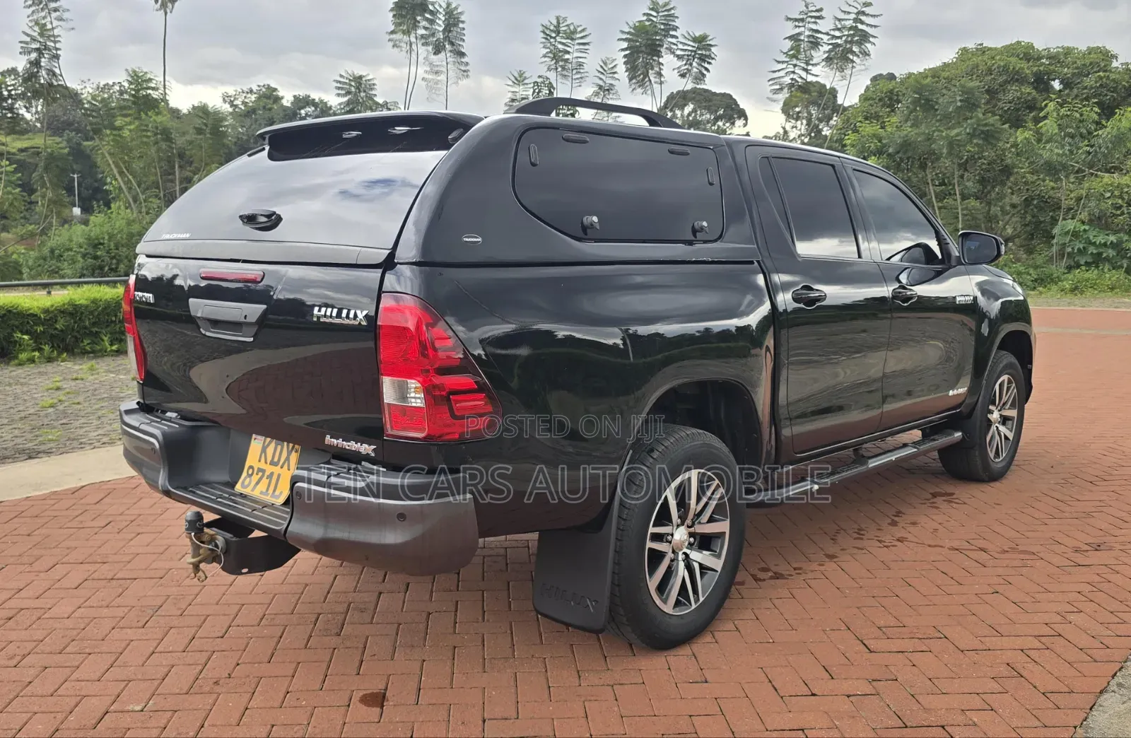 Toyota Hilux 2019 Black