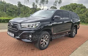 Toyota Hilux 2019 Black
