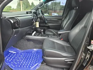 Toyota Hilux 2019 Black