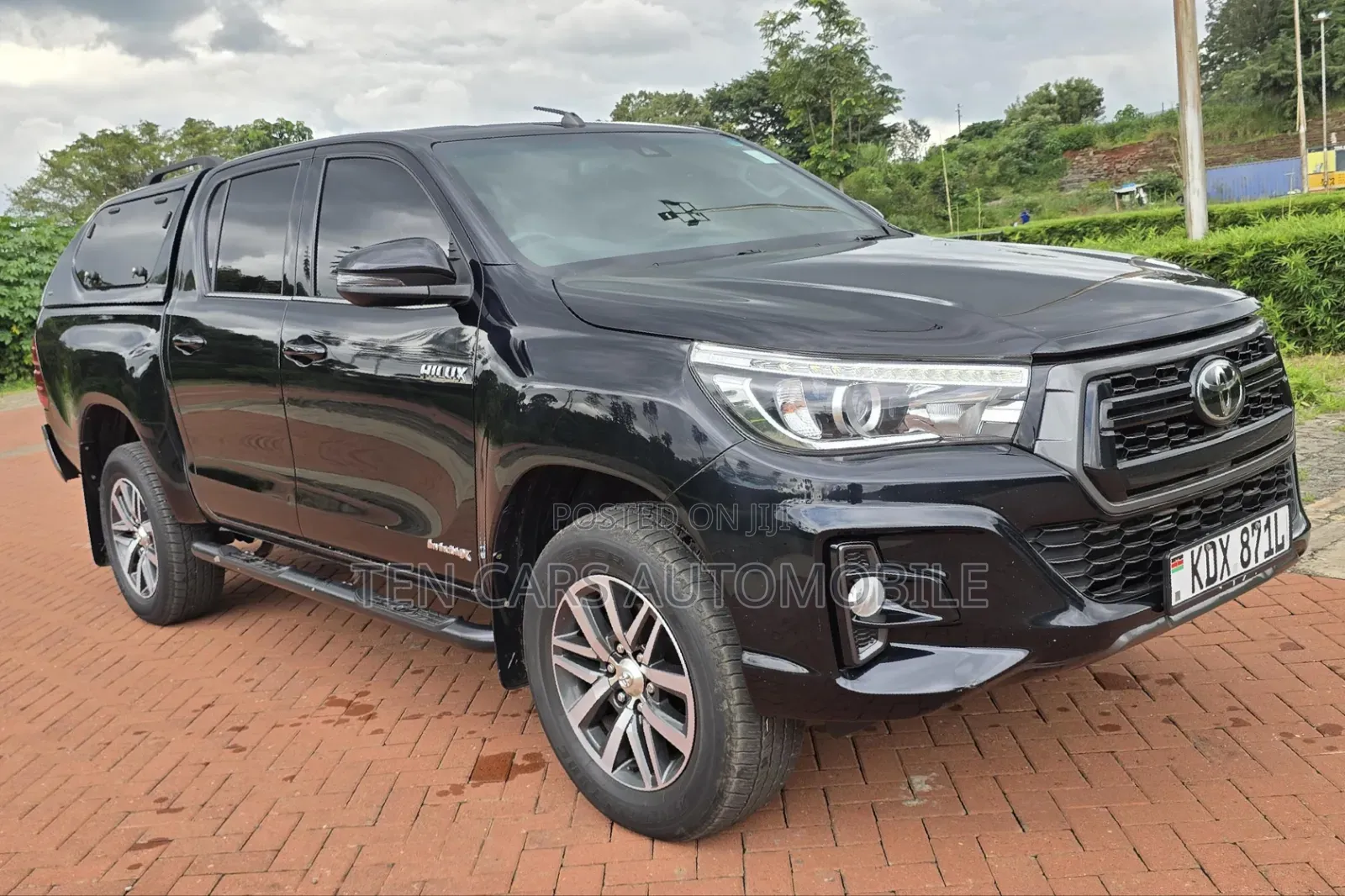 Toyota Hilux 2019 Black