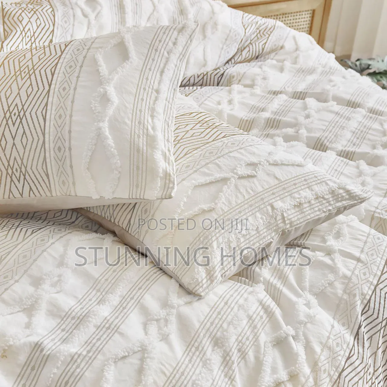 Luxurious Tufted Duvet Cover Set
