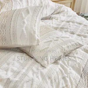 Luxurious Tufted Duvet Cover Set