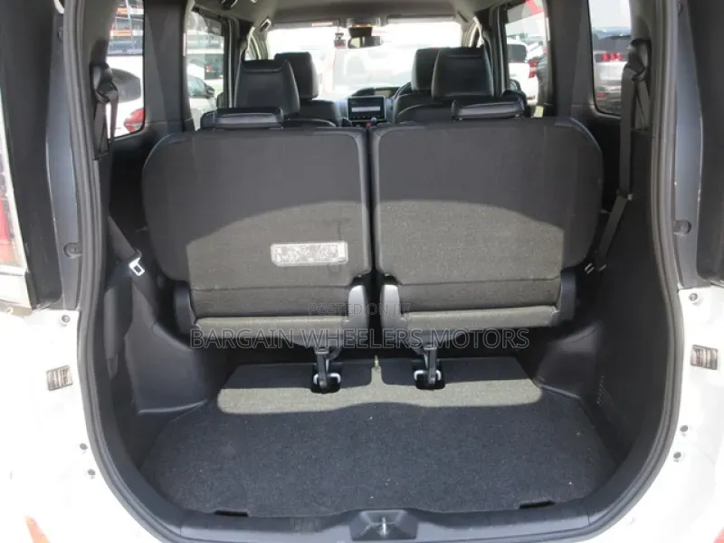 Toyota Noah 2020 White