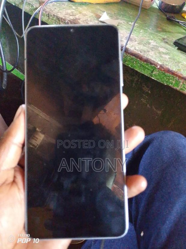 Samsung Galaxy A06 64 GB Gray - thumbnail 2