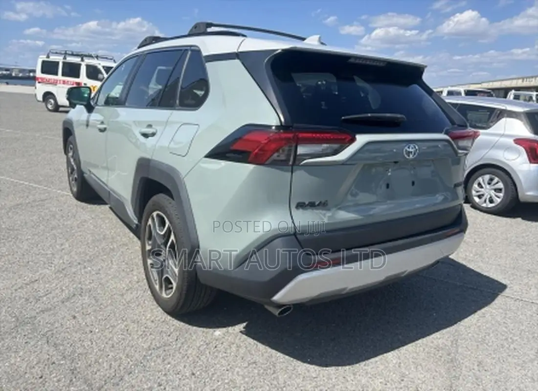 Toyota RAV4 2020 Green