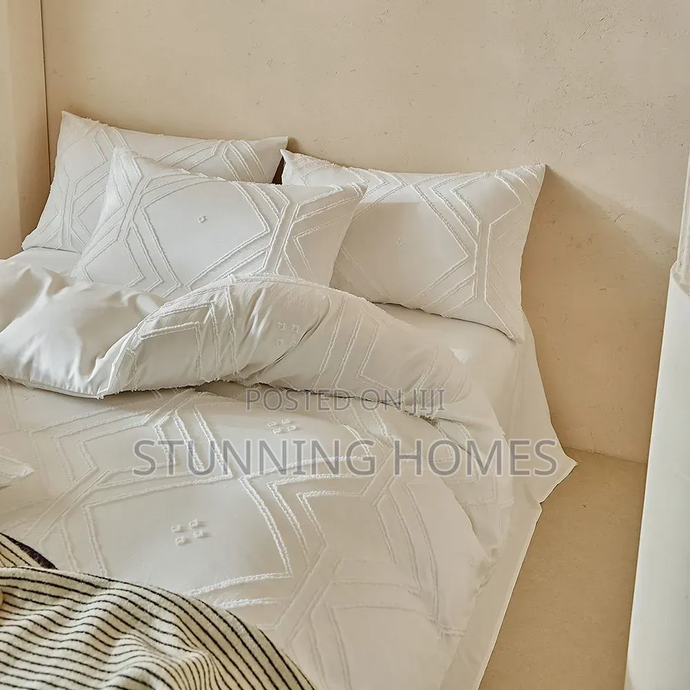Premium Quality Luxurious Duvet Cover With Bedsheets Cases Set