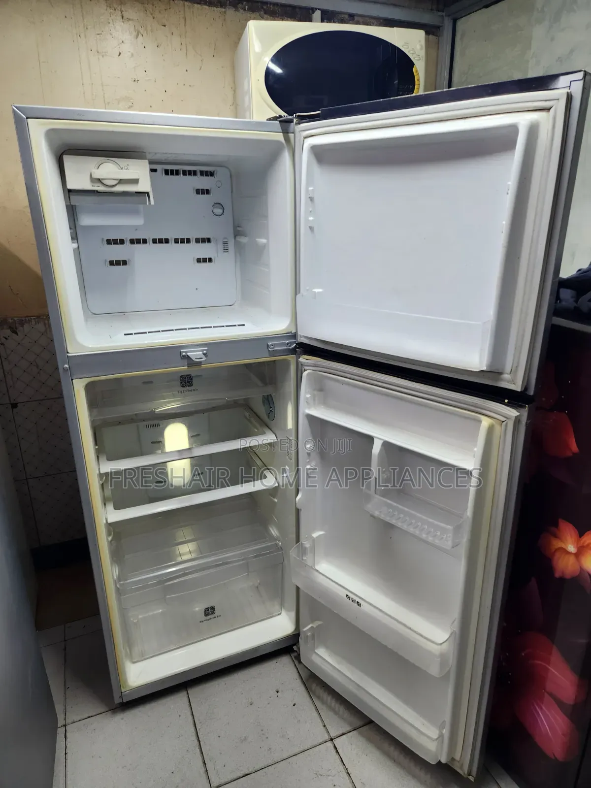 Samsung Unique Fridge/330litres