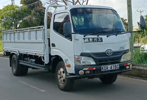 Toyota Dyna 2013 White