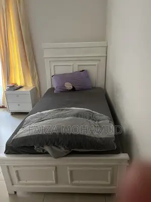 White Wooden Single Bedroom Set for Sale