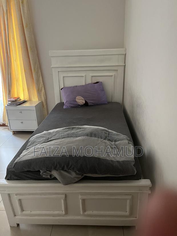 White Wooden Single Bedroom Set for Sale