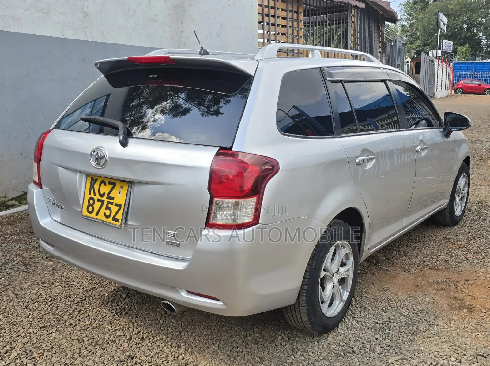 Toyota Corolla Fielder 2013 Silver