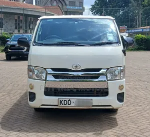 Toyota HiAce 2014 White