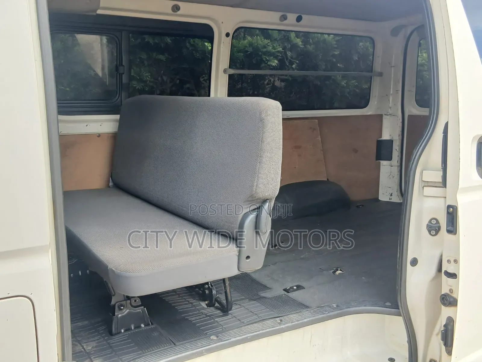 Toyota HiAce 2014 White