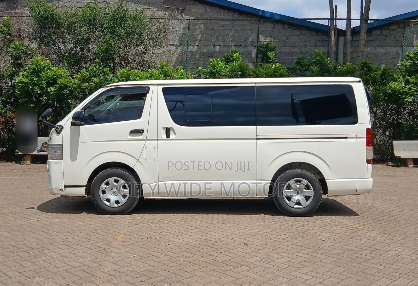 Toyota HiAce 2014 White