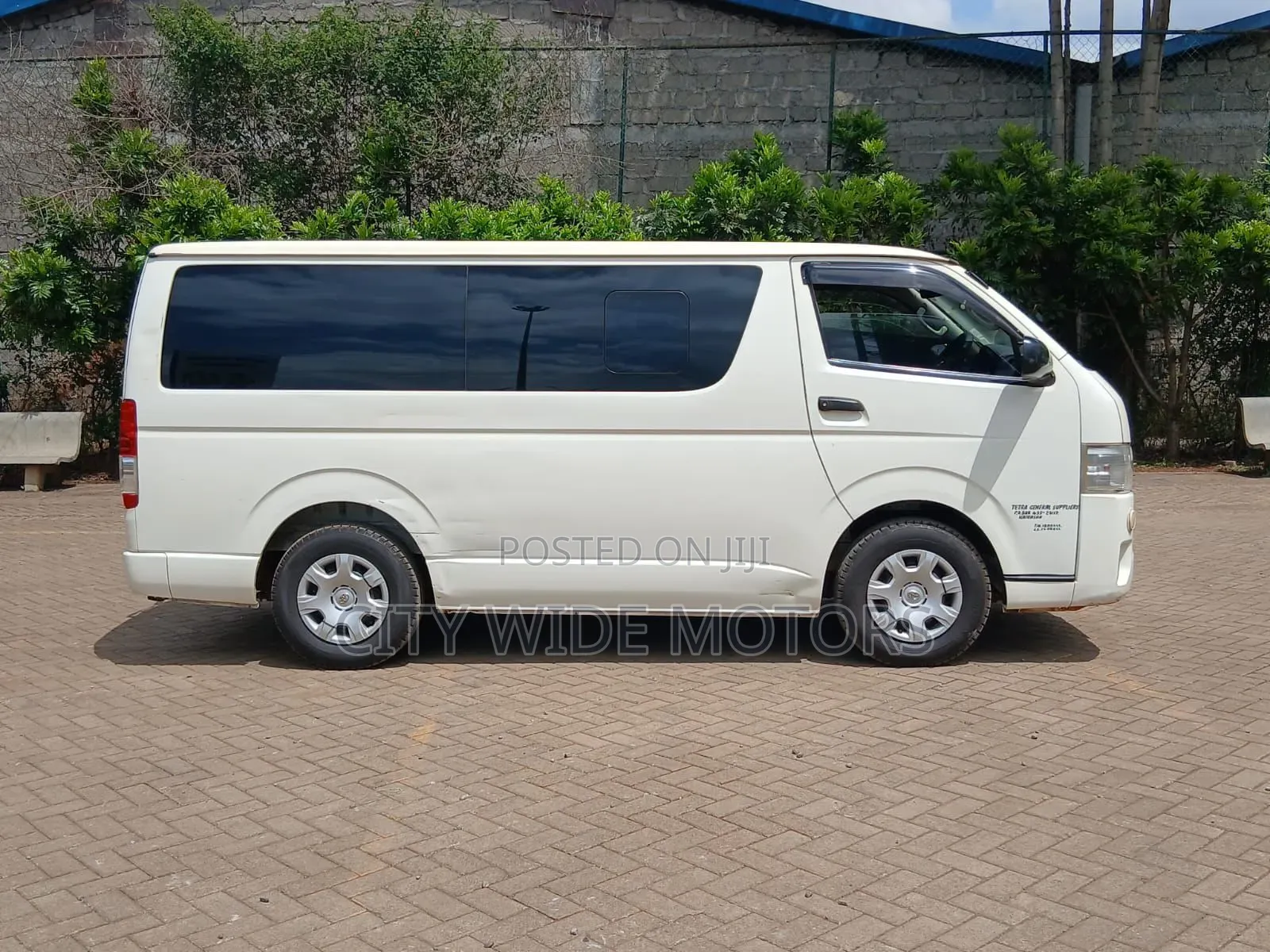 Toyota HiAce 2014 White