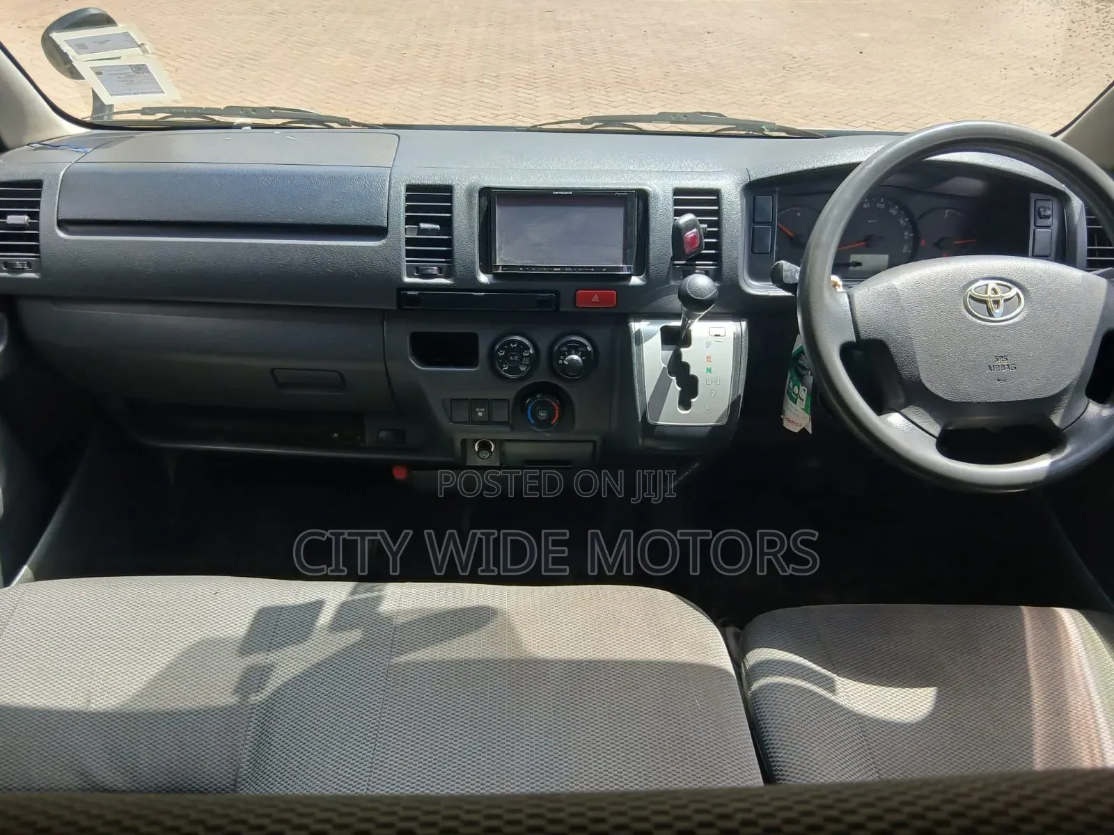 Toyota HiAce 2014 White