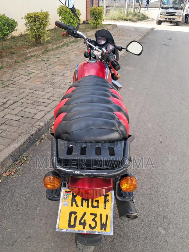 Bajaj Boxer 125 2025 Red - thumbnail 2