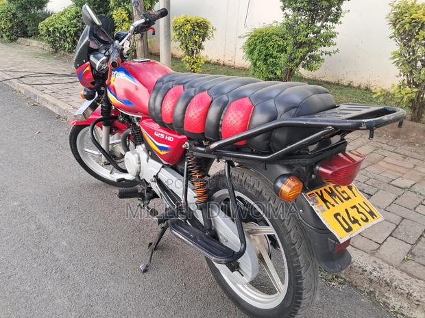 Bajaj Boxer 125 2025 Red - thumbnail 3