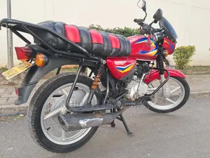 Bajaj Boxer 125 2025 Red
