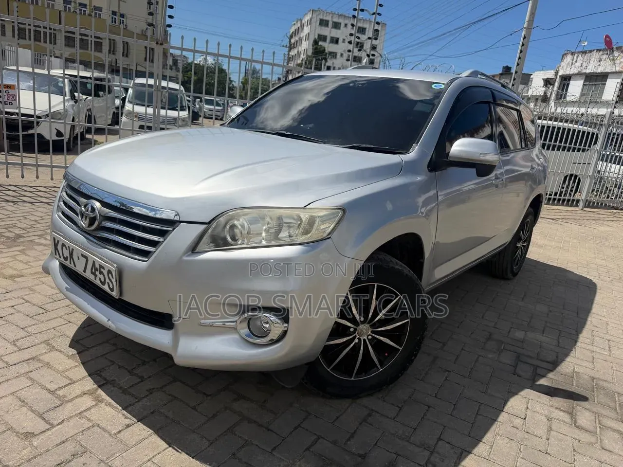 Toyota Vanguard 2011 Silver