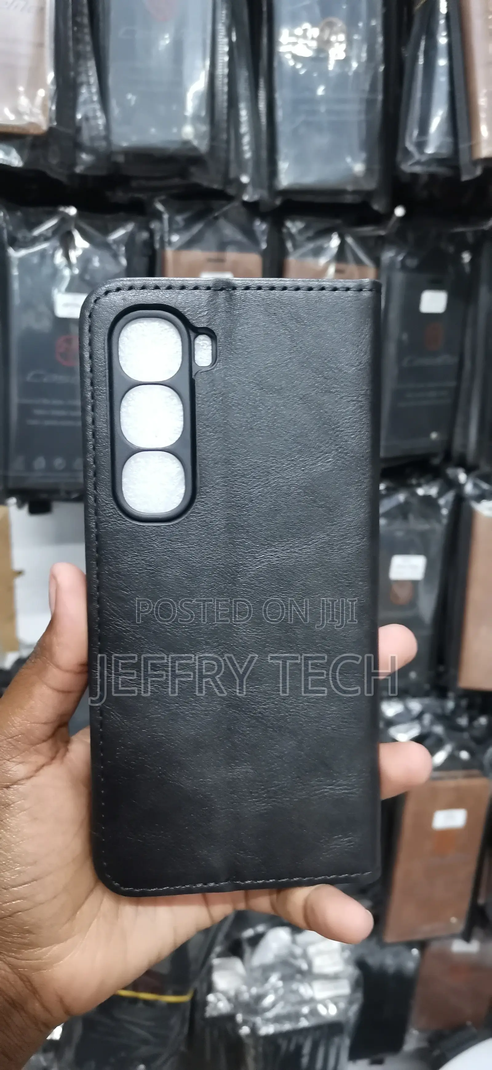 Caseme Dual-Texture Leather Design With a Smooth Main Cover