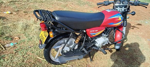 Bajaj Boxer 125 2025 Red