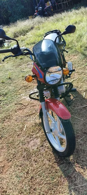 Bajaj Boxer 125 2025 Red