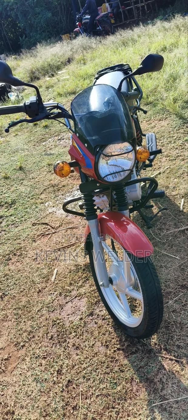 Bajaj Boxer 125 2025 Red - thumbnail 3